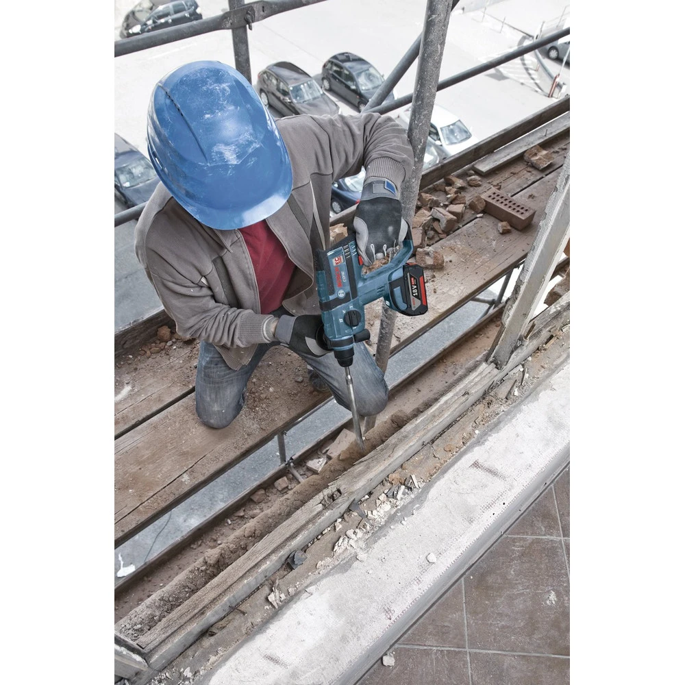Factory Reconditioned Bosch RHH181-01-RT 18V Cordless Lithium-Ion 3/4 In. SDS-Plus Rotary Hammer With FatPack Batteries 4 Factory Reconditioned Bosch RHH181-01-RT 18V Cordless Lithium-Ion 3/4 In. SDS-Plus Rotary Hammer With FatPack Batteries - Image 4